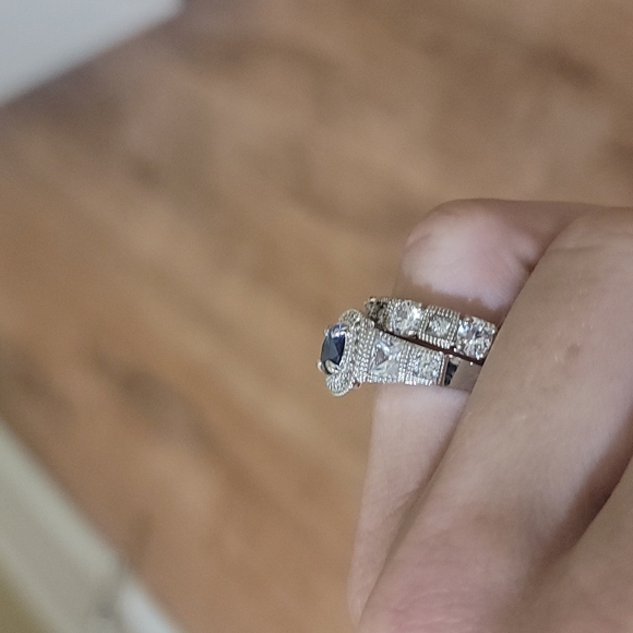 Bomb Party Size 7 Ring - Picture 2 of 4